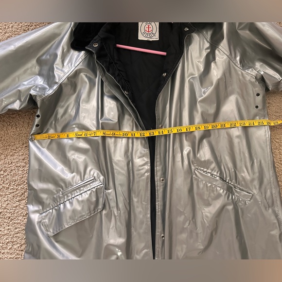 Silver rain jacket - Picture 16 of 16